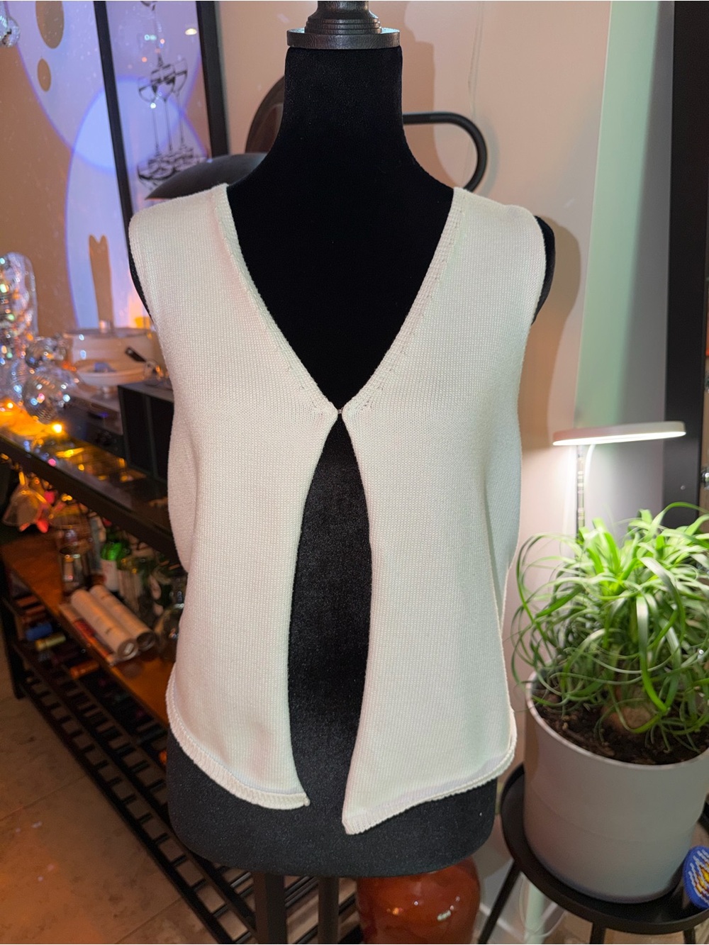Amazon Cream V-Neck Sleeveless Knit Tank Top